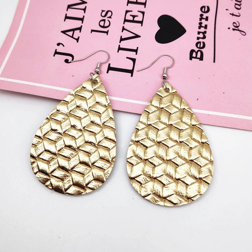 💕😊 Gold Basketweave Earrings 💕😊
